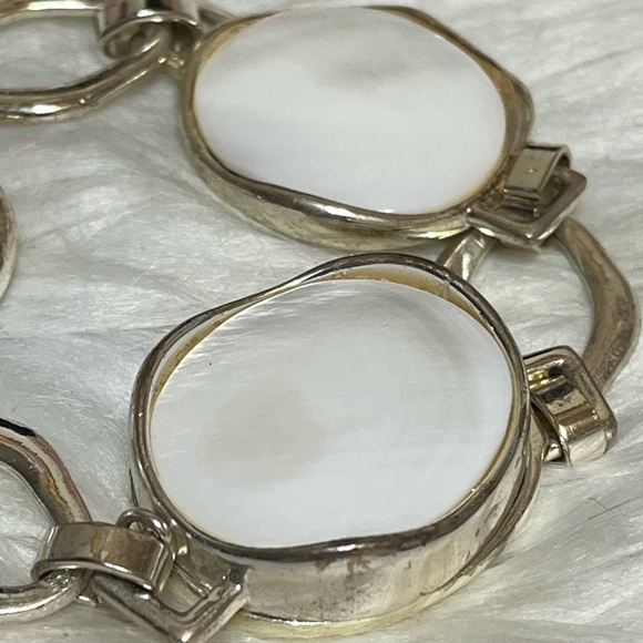 Vintage MCM Natural Wood And Milky Opalescent Chain Bracelet - Picture 2 of 16